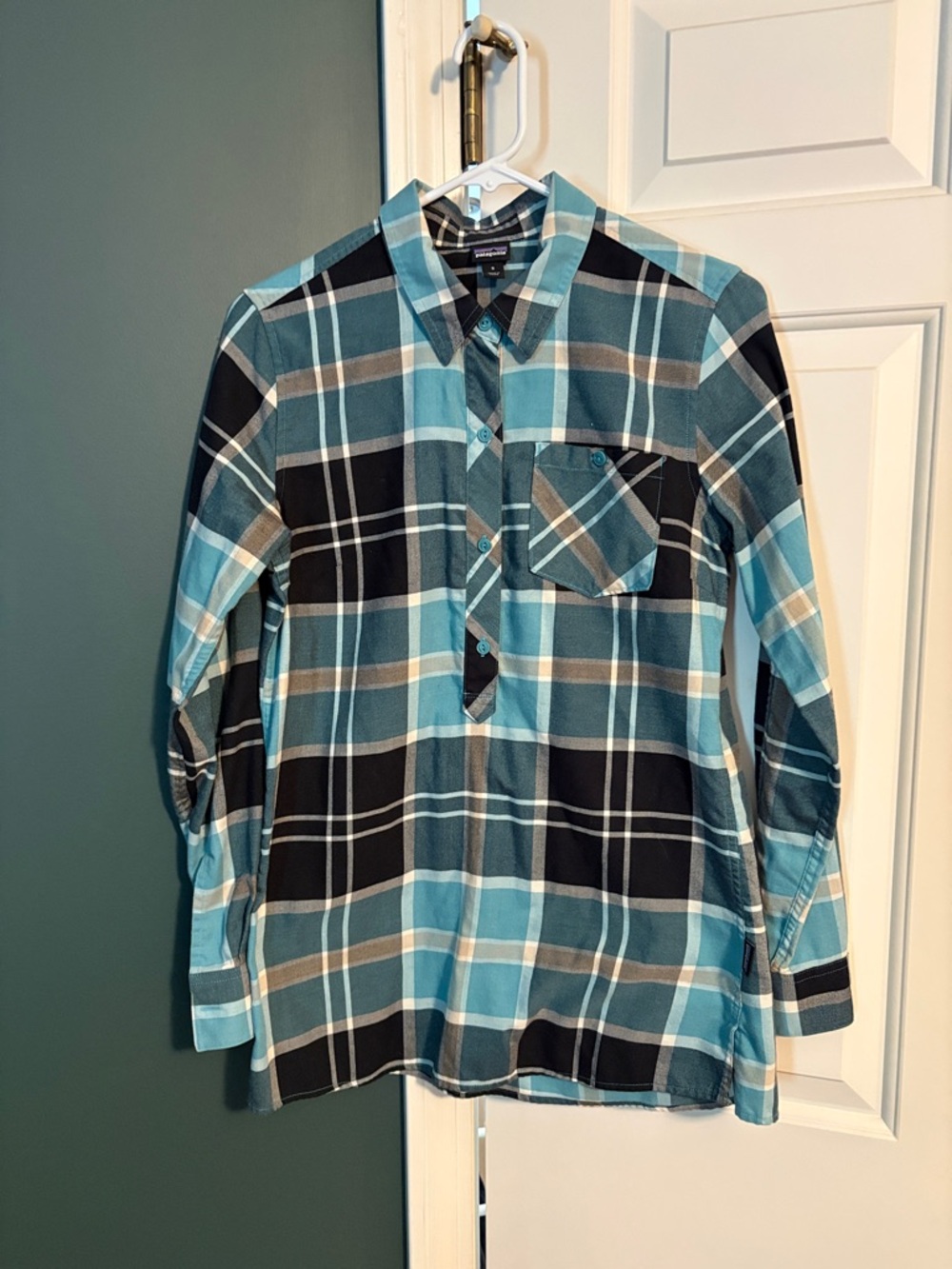 Patagonia  Womens Teal and Black Plaid Button-Front Shirt
